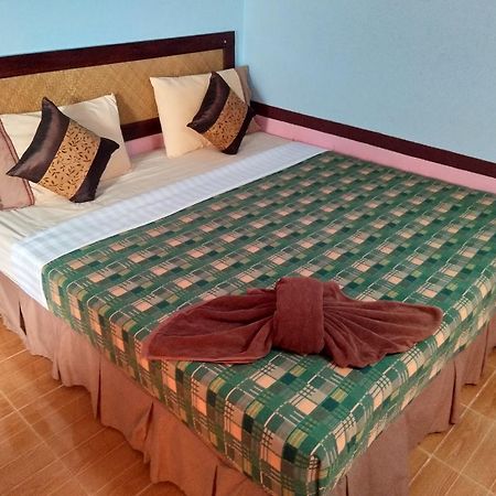 Phi Phi Coralbay Hotel Bagian luar foto
