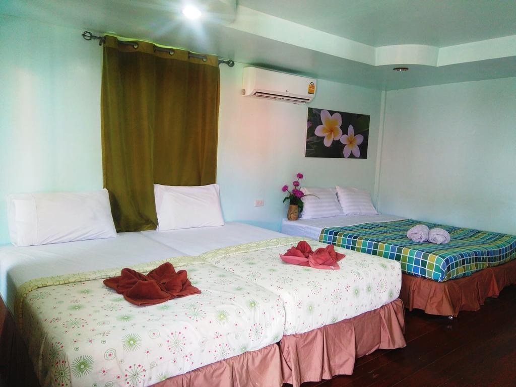 Phi Phi Coralbay Hotel Bagian luar foto