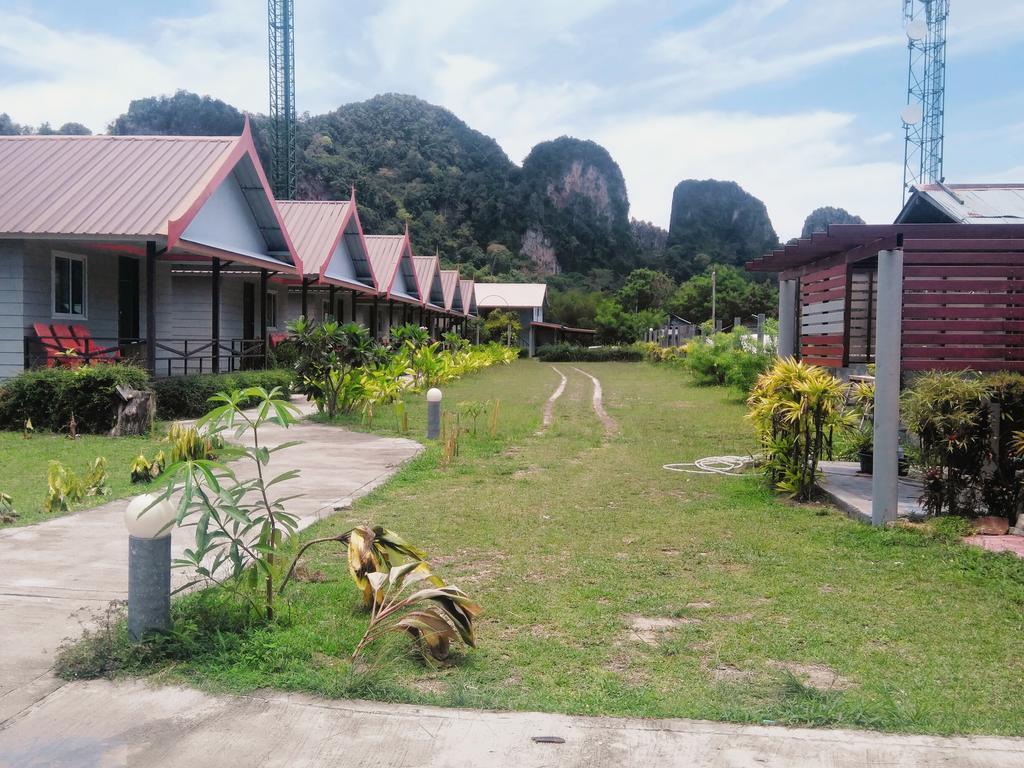 Phi Phi Coralbay Hotel Bagian luar foto