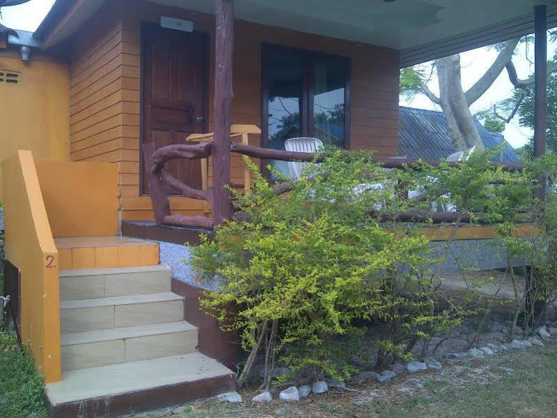 Phi Phi Coralbay Hotel Bagian luar foto