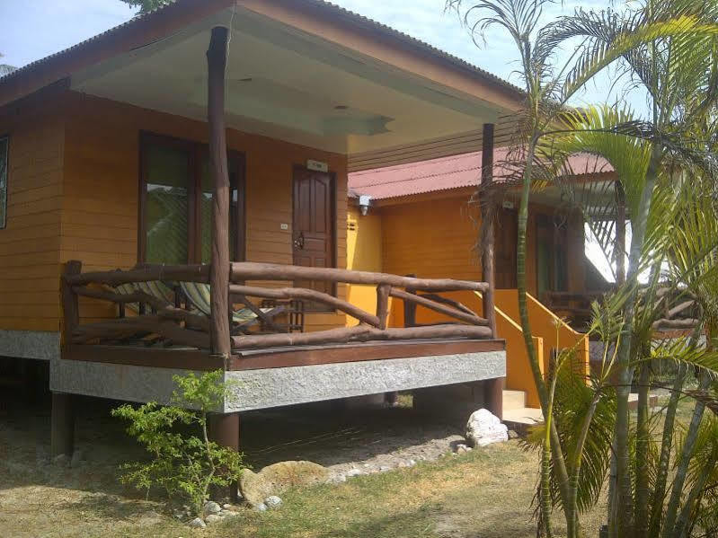 Phi Phi Coralbay Hotel Bagian luar foto